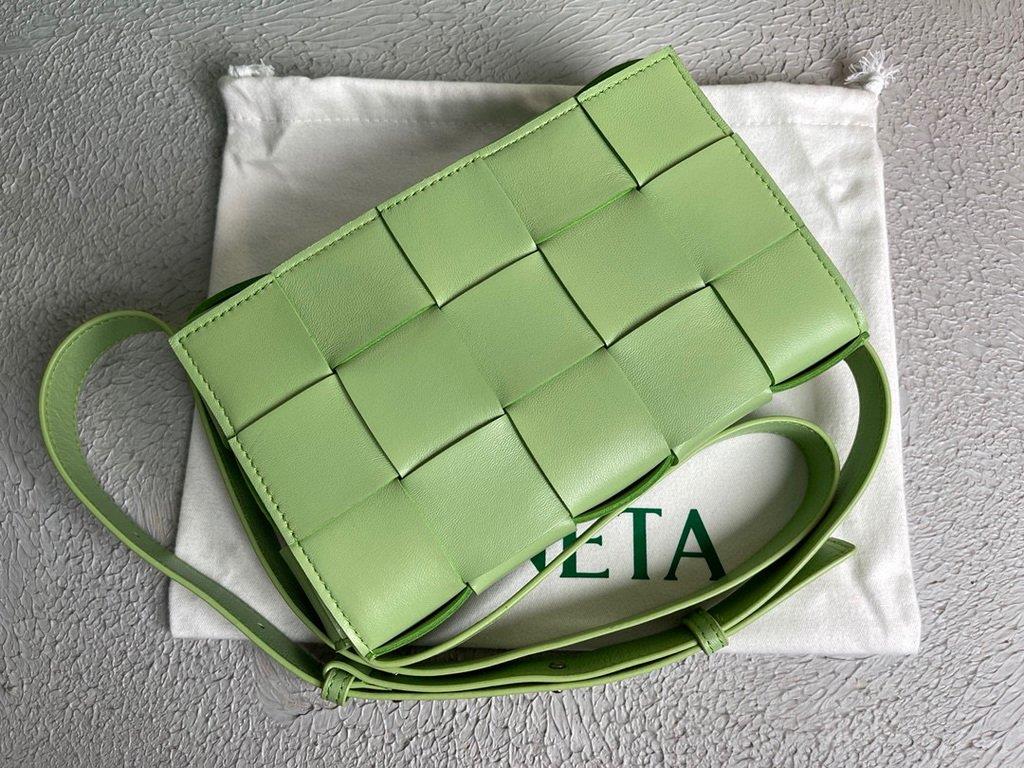 Bottega Veneta BV 578004 Cassette Cross-body Bag 58890 Light Green