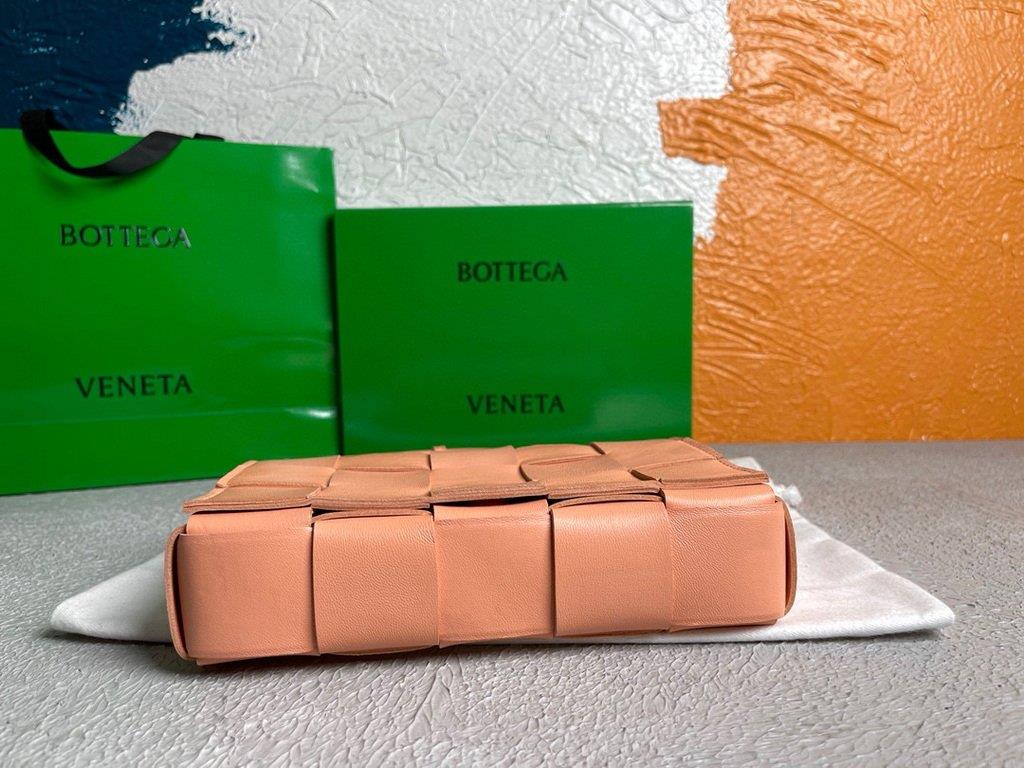 Bottega Veneta BV 578004 Cassette Cross-body Bag 58890 Pink
