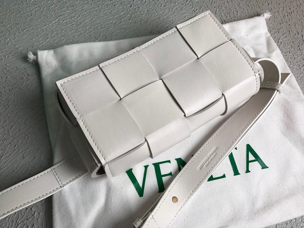 Bottega Veneta BV 639367 Belt-Cassette 55869 Bag White