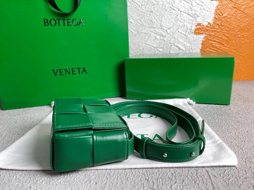 Bottega Veneta BV 666688 Cassette Shoulder Bag 33993 Dark Green
