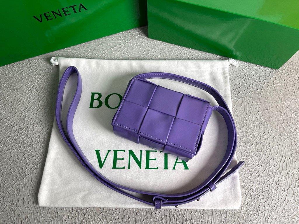 Bottega Veneta BV 666688 Cassette Shoulder Bag 33993 Purple