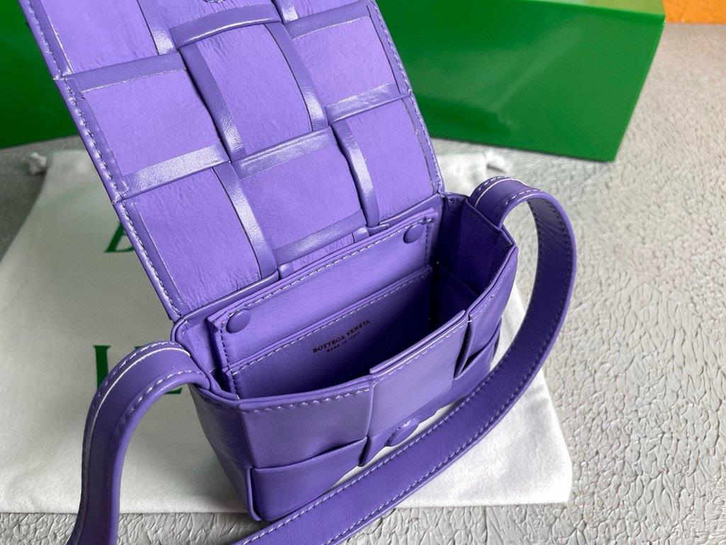 Bottega Veneta BV 666688 Cassette Shoulder Bag 33993 Purple