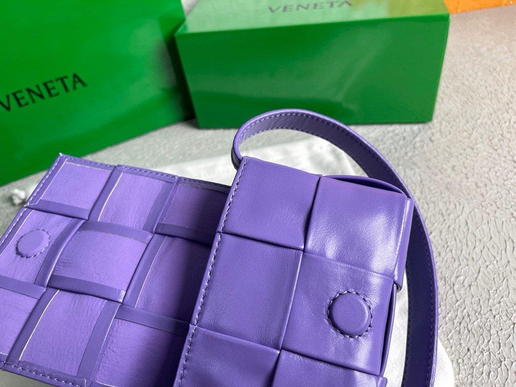 Bottega Veneta BV 666688 Cassette Shoulder Bag 33993 Purple