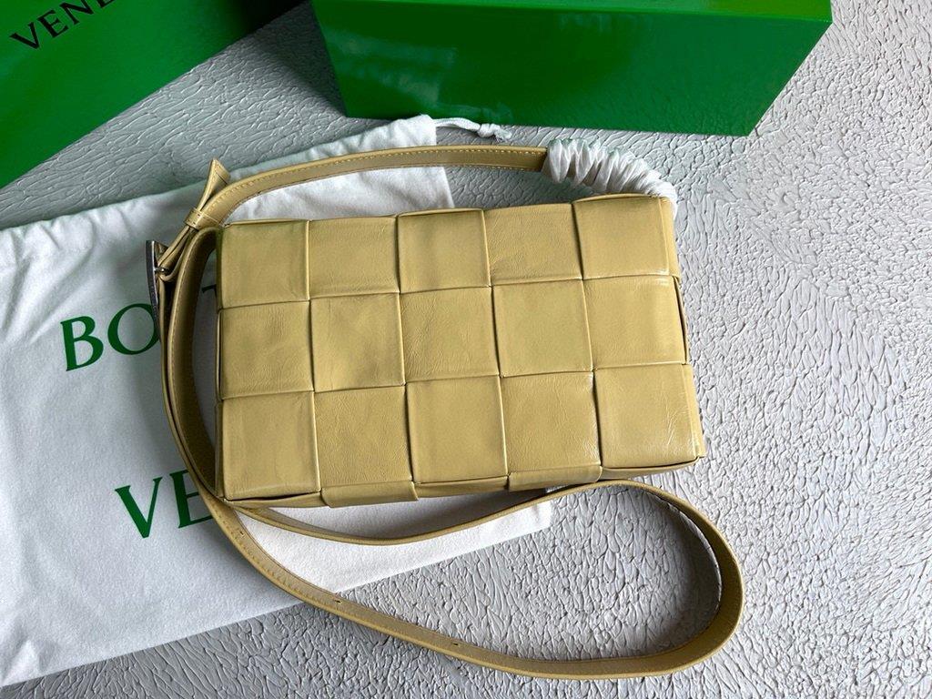 Bottega Veneta BV 667298 Cassette Cross-body Bag 33993 Apricot