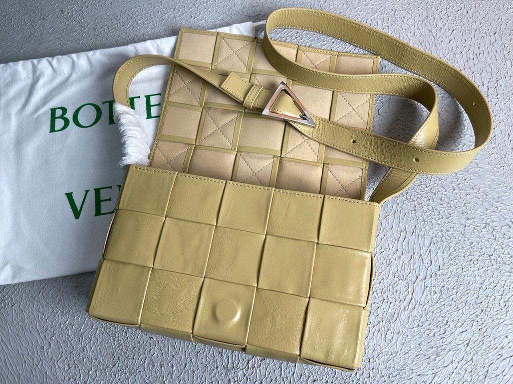 Bottega Veneta BV 667298 Cassette Cross-body Bag 33993 Apricot