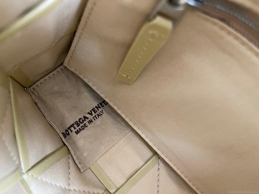 Bottega Veneta BV 667298 Cassette Cross-body Bag 33993 Apricot