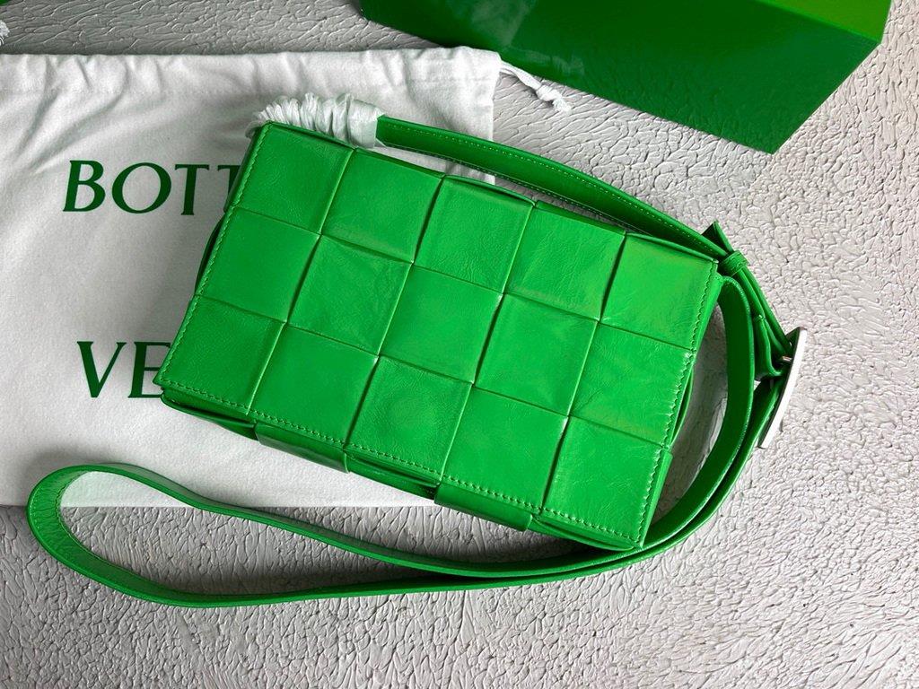 Bottega Veneta BV 667298 Cassette Cross-body Bag 33993 Light Green