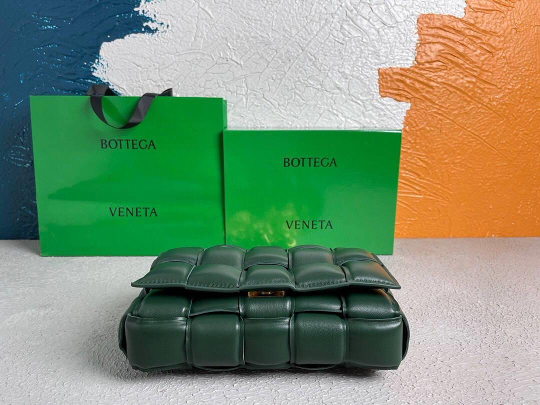 Bottega Veneta BV 20206 Chain Cassette 631421 Dark Green Gold