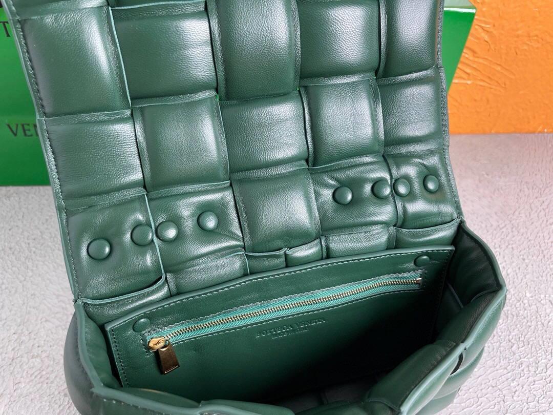 Bottega Veneta BV 20206 Chain Cassette 631421 Dark Green Gold