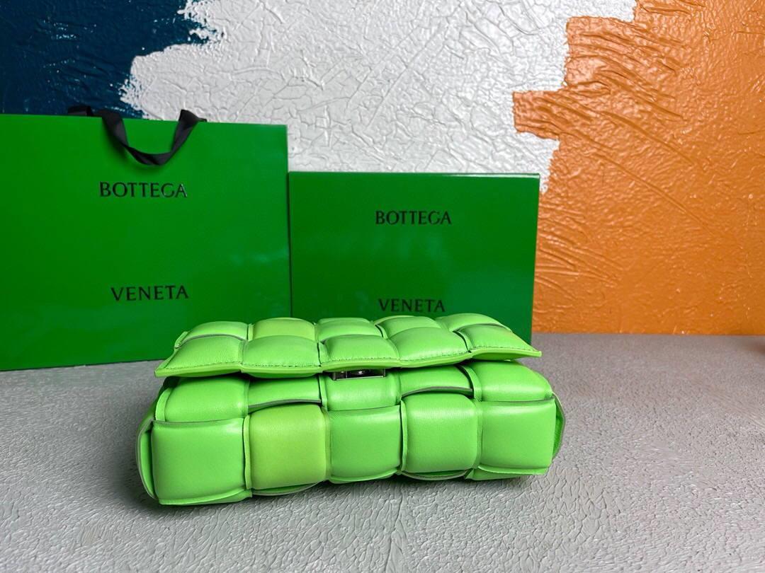 Bottega Veneta BV 20206 Chain Cassette 631421 Grass green Silver