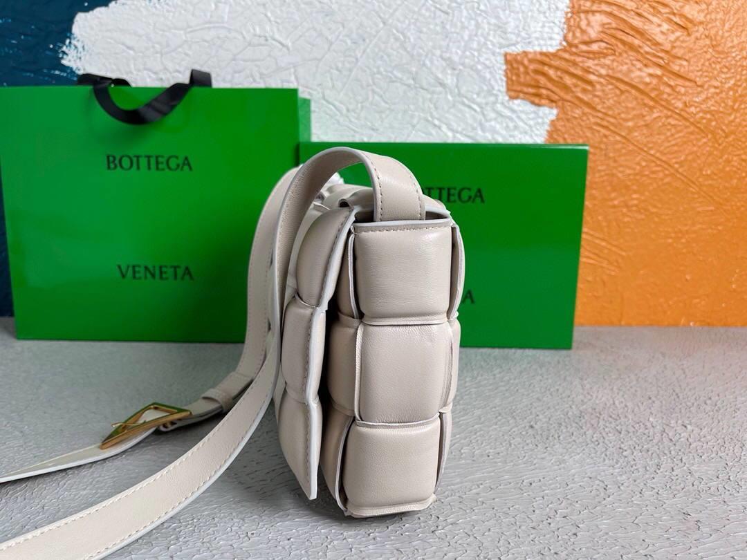 Bottega Veneta BV 20206 Padded Cassette 591970 Beige Gold