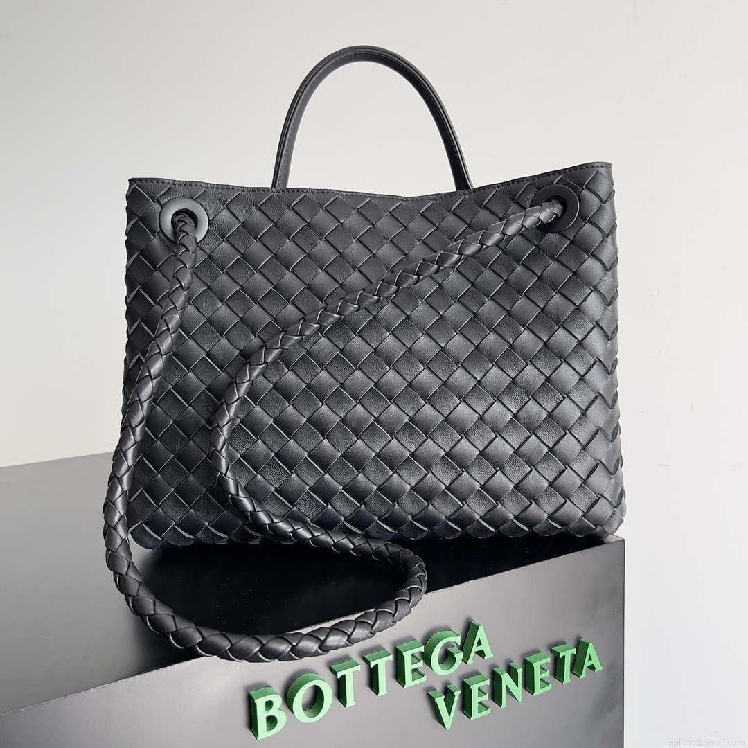Bottega Veneta BV 743572 Medium Andiamo Black