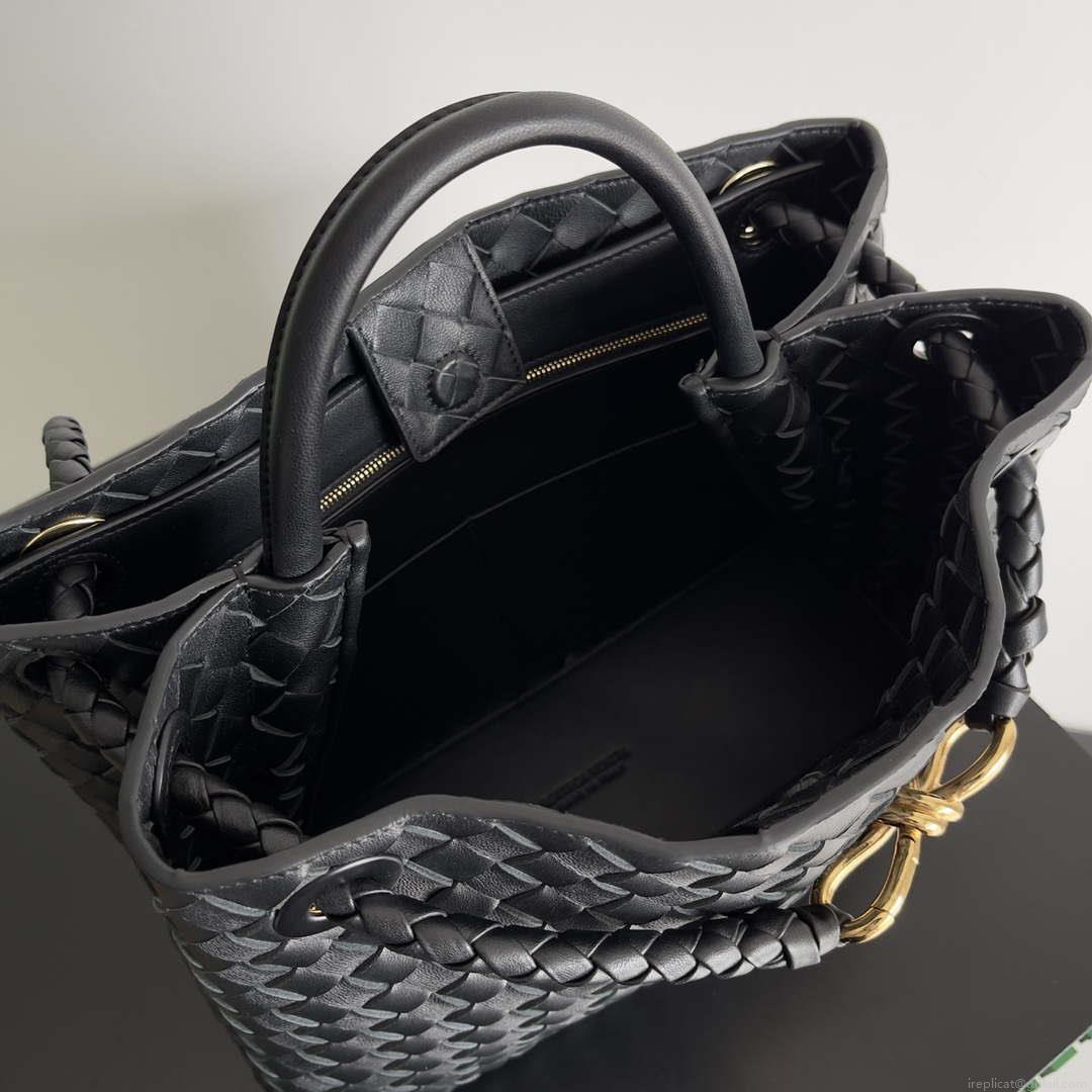 Bottega Veneta BV 743572 Medium Andiamo Black
