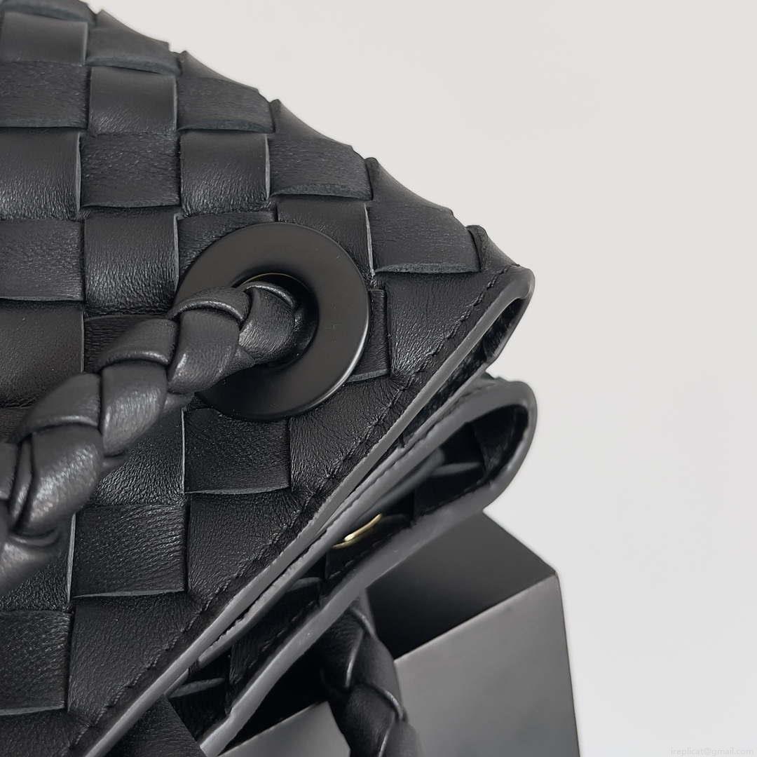 Bottega Veneta BV 743572 Medium Andiamo Black