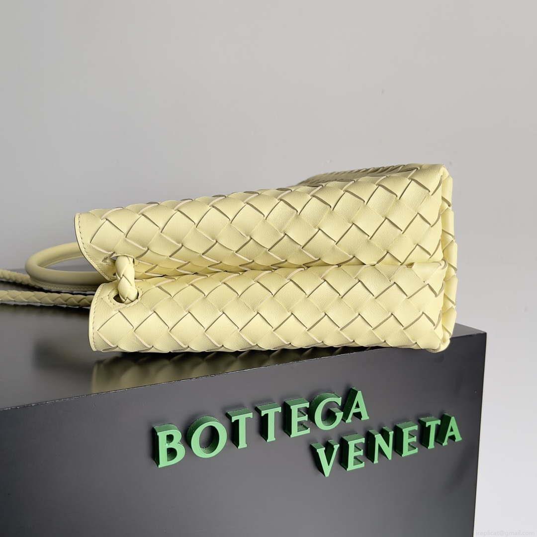Bottega Veneta BV 743572 Medium Andiamo Ligth Yellow