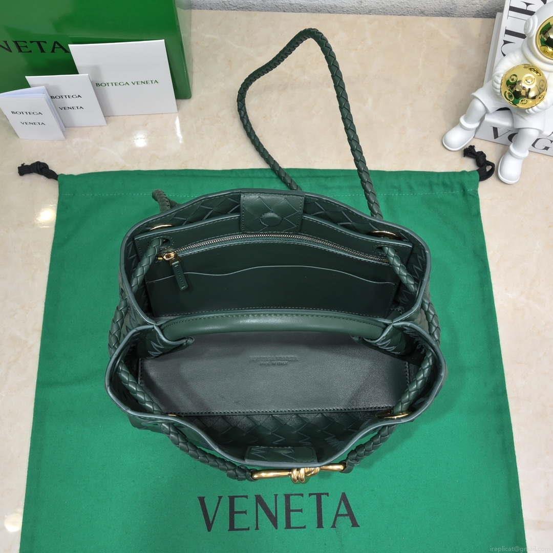 Bottega Veneta BV 743572 Medium Andiamo Dark Green
