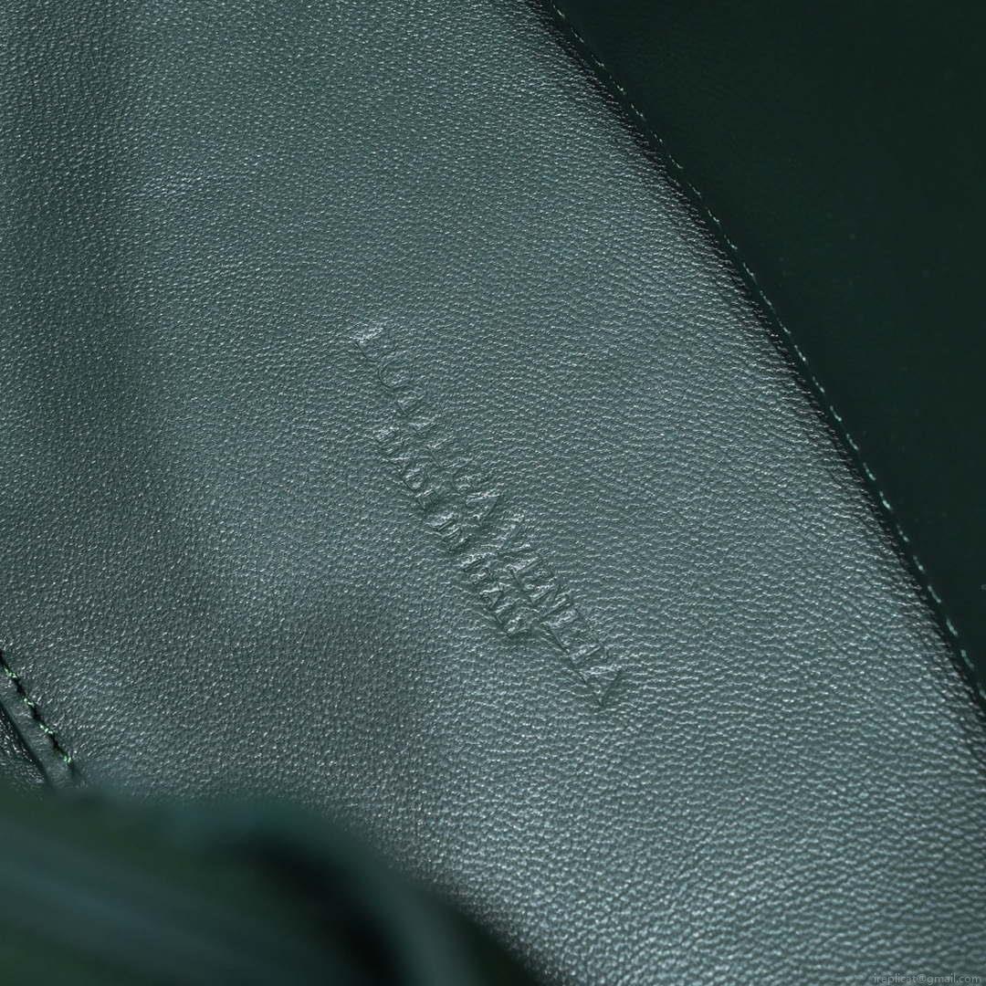 Bottega Veneta BV 743572 Medium Andiamo Dark Green