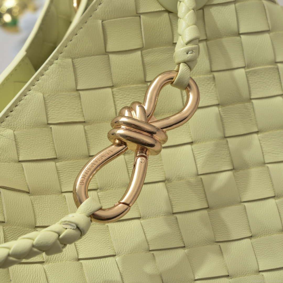 Bottega Veneta BV 743568 Small Andiamo Yellow