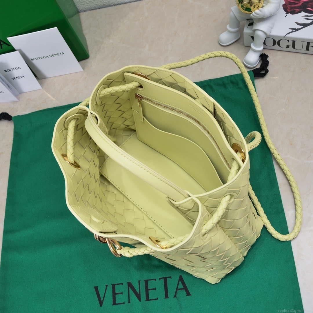 Bottega Veneta BV 743568 Small Andiamo Yellow