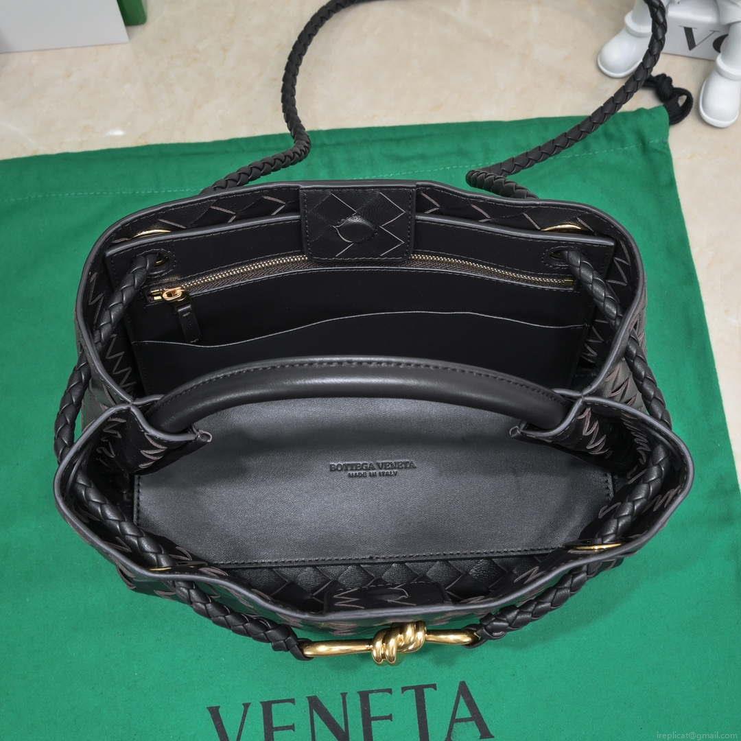 Bottega Veneta BV 743568 Small Andiamo Black