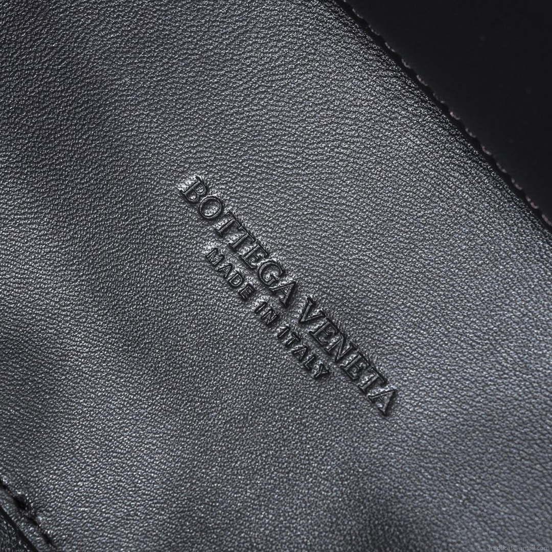 Bottega Veneta BV 743568 Small Andiamo Black
