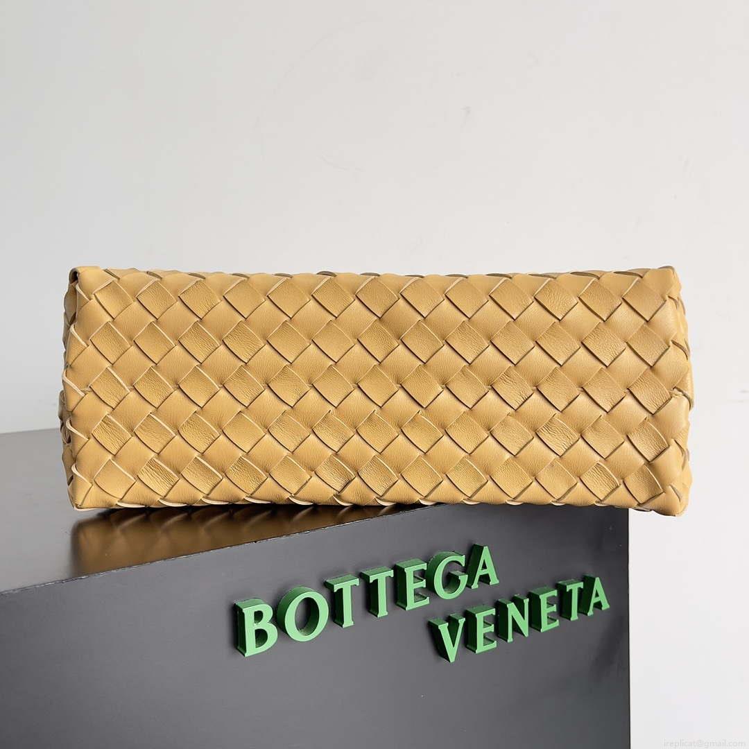 Bottega Veneta BV 743572 Medium Andiamo Light Brown