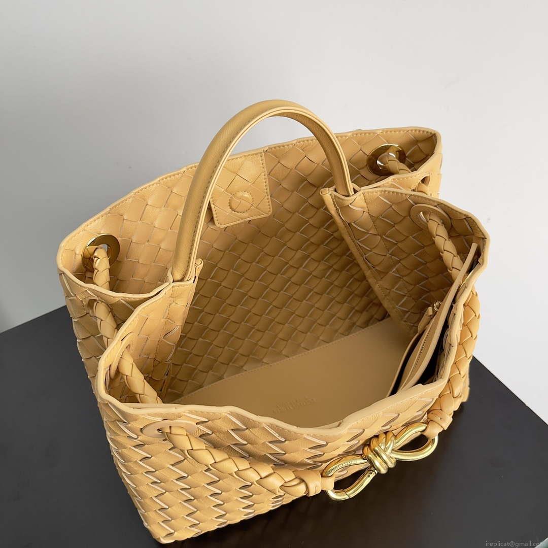 Bottega Veneta BV 743572 Medium Andiamo Light Brown