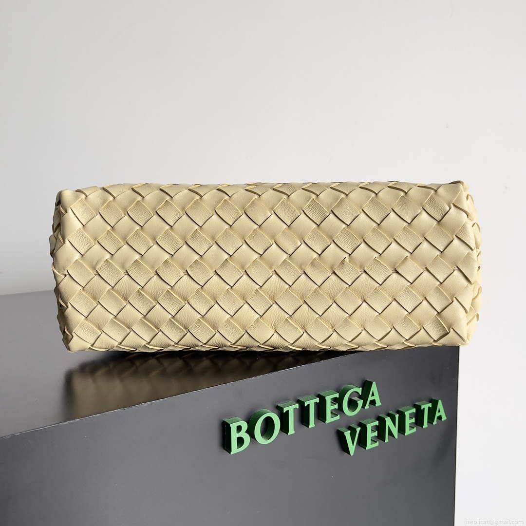 Bottega Veneta BV 743572 Medium Andiamo Apricot