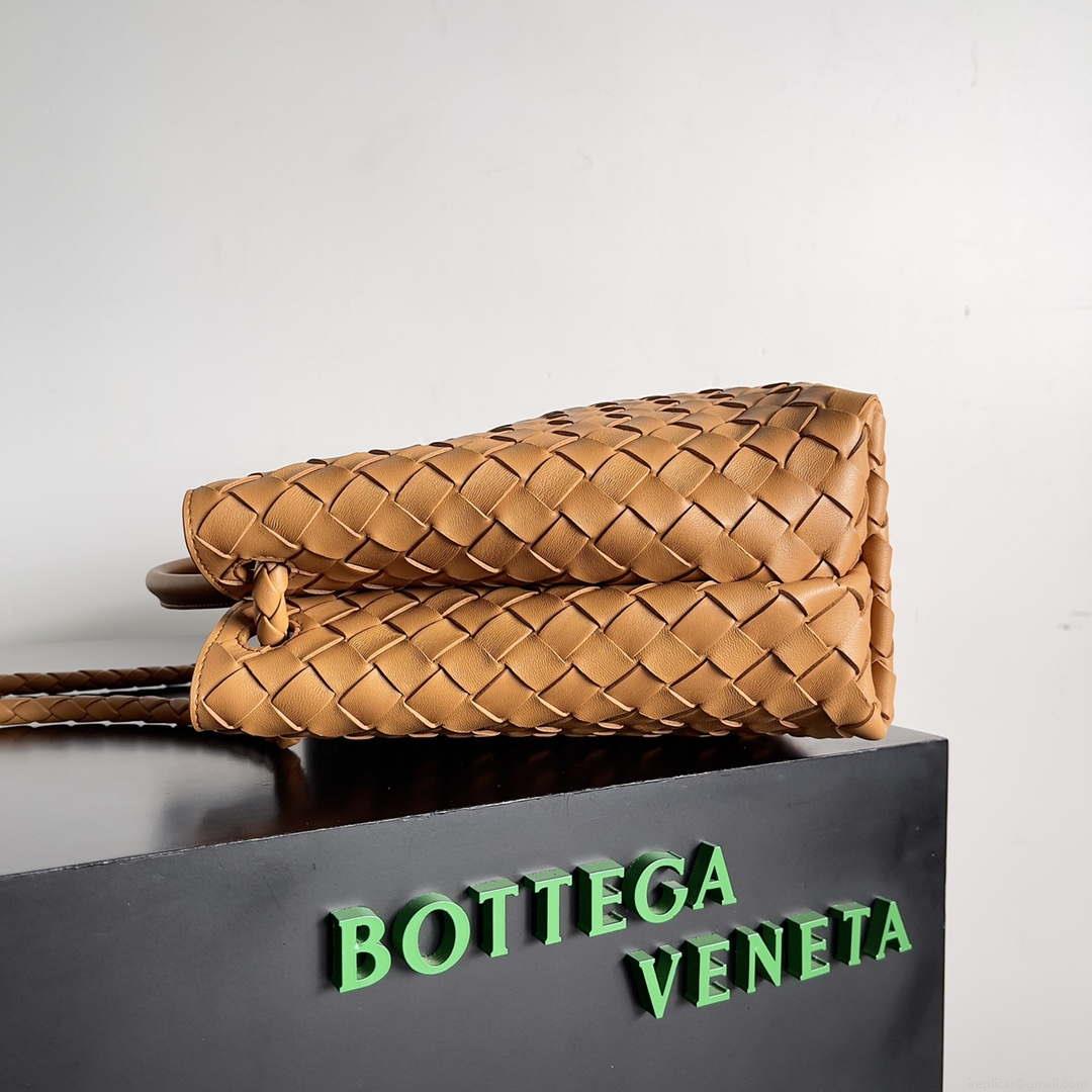 Bottega Veneta BV 743572 Medium Andiamo Tan