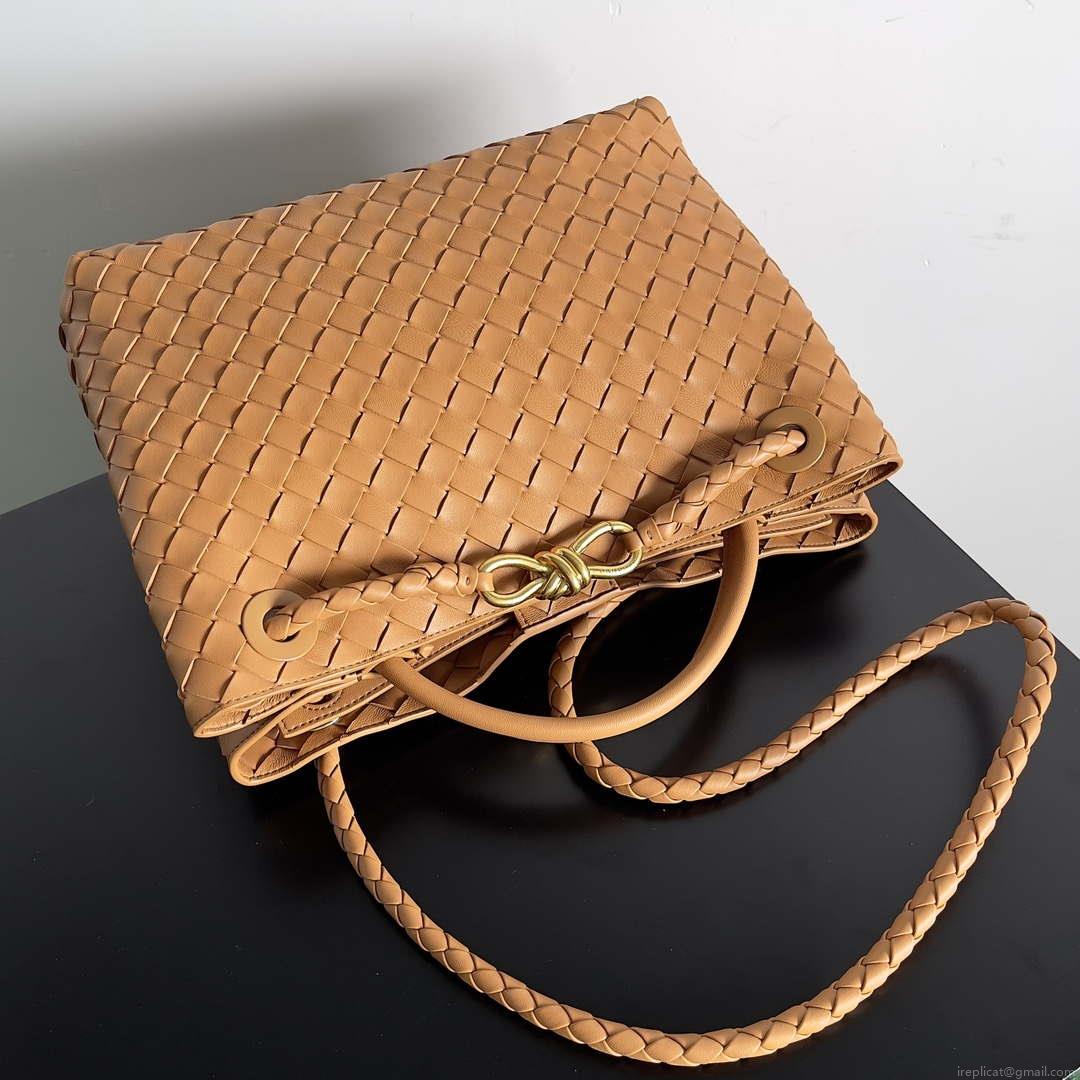 Bottega Veneta BV 743572 Medium Andiamo Tan