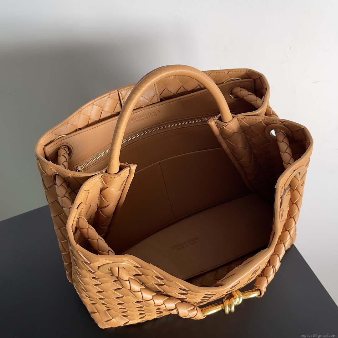 Bottega Veneta BV 743572 Medium Andiamo Tan