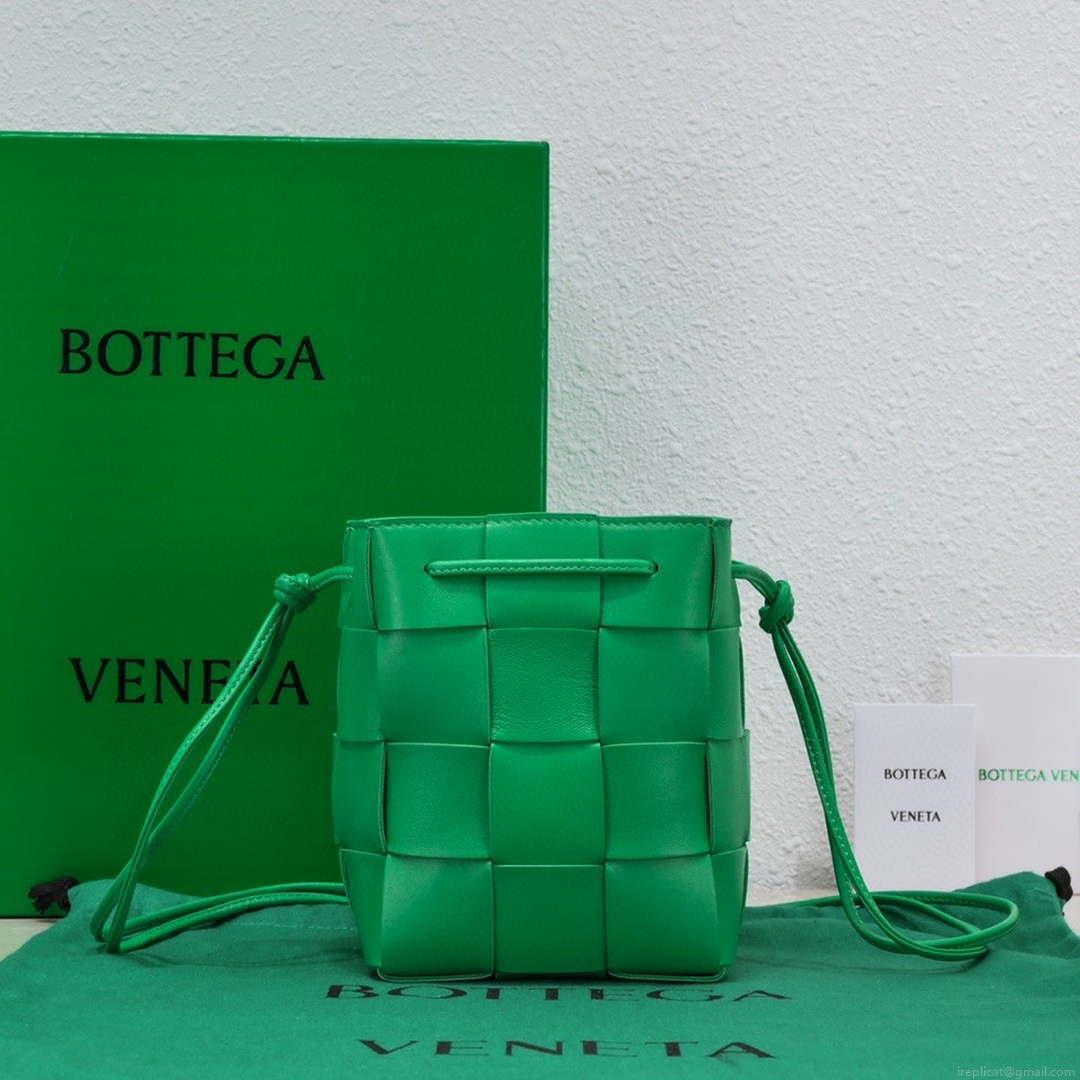 Bottega Veneta BV 680218 Small Cassette Cross-Body Bucket Green