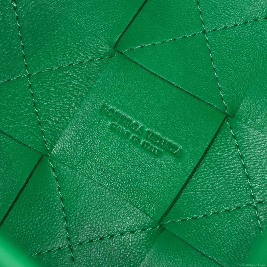 Bottega Veneta BV 680218 Small Cassette Cross-Body Bucket Green