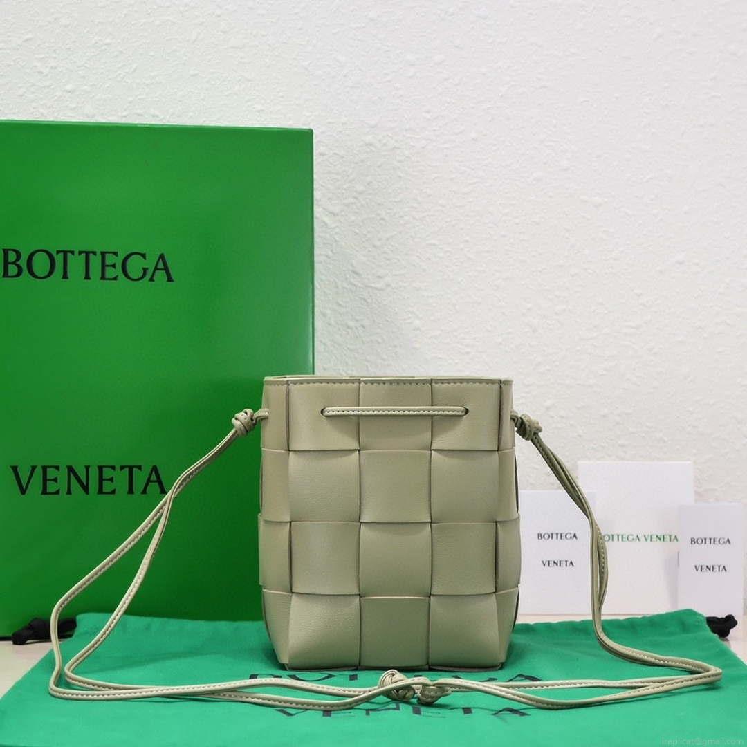 Bottega Veneta BV 680218 Small Cassette Cross-Body Bucket Matcha green
