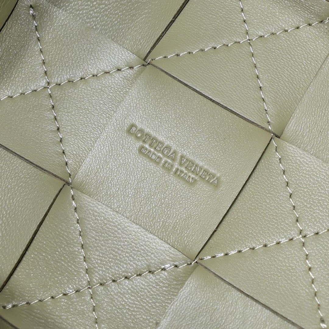 Bottega Veneta BV 680218 Small Cassette Cross-Body Bucket Matcha green