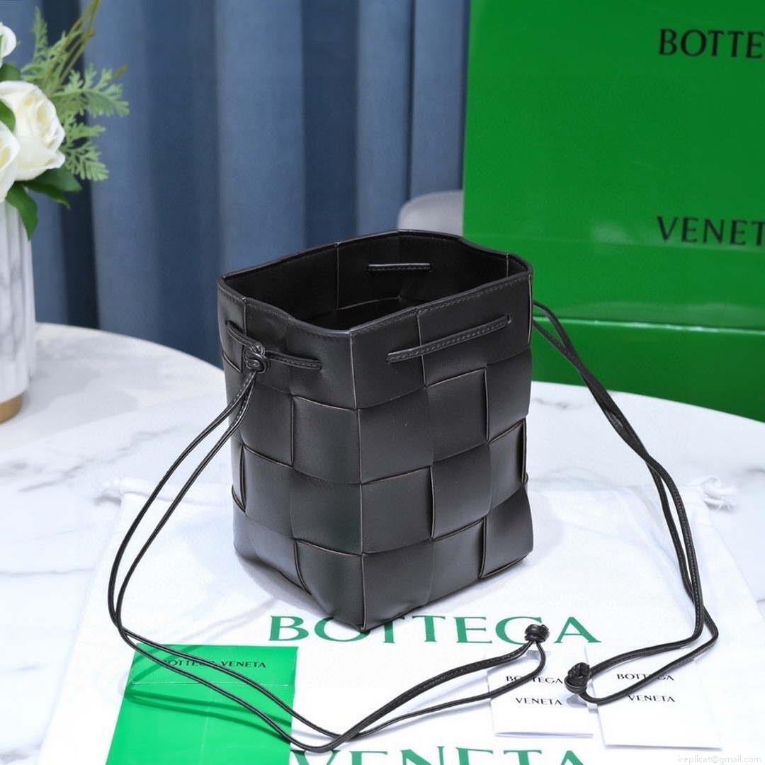 Bottega Veneta BV 680218 Small Cassette Cross-Body Bucket Black