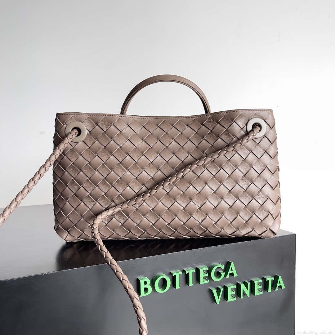 Bottega Veneta BV 754990 Small East/West Andiamo Brown