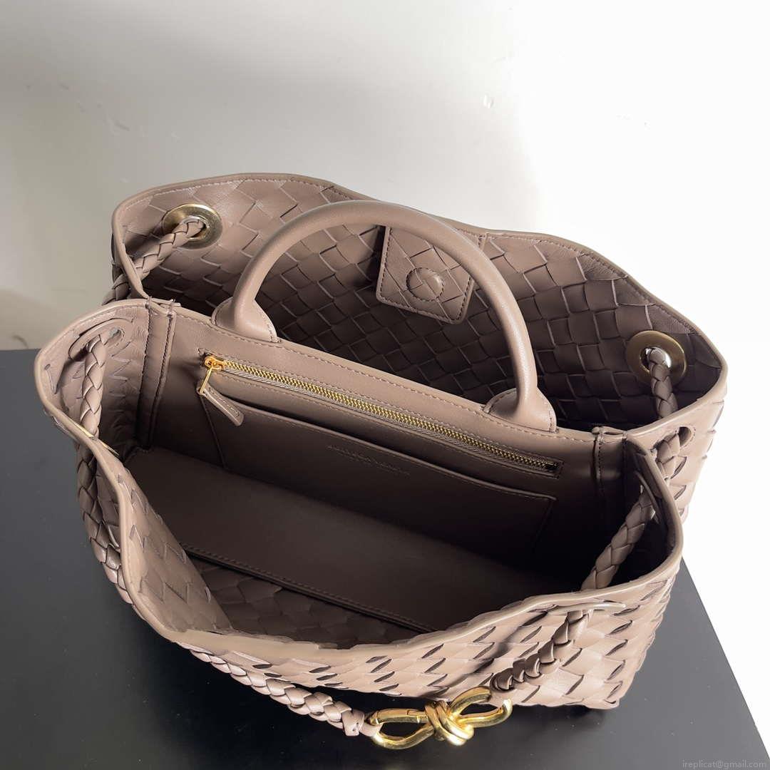 Bottega Veneta BV 754990 Small East/West Andiamo Brown