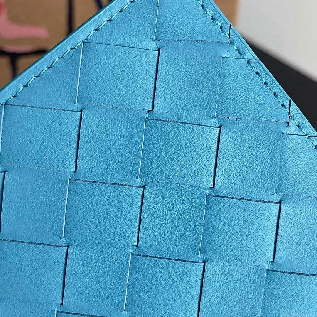 Bottega Veneta BV 743211 Intrecciato Bi-Fold Wallet BV70057