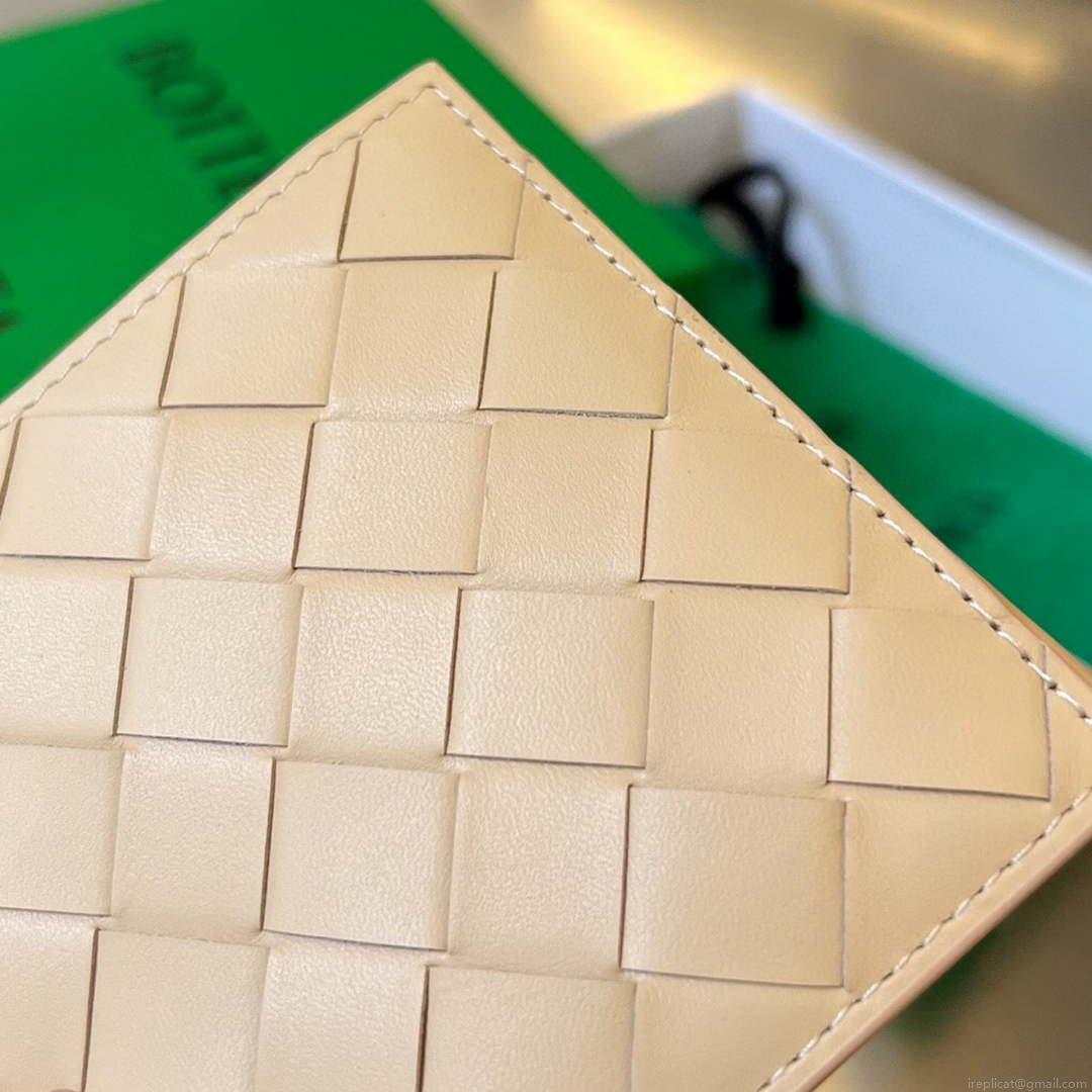 Bottega Veneta BV 743211 Intrecciato Bi-Fold Wallet BV70061