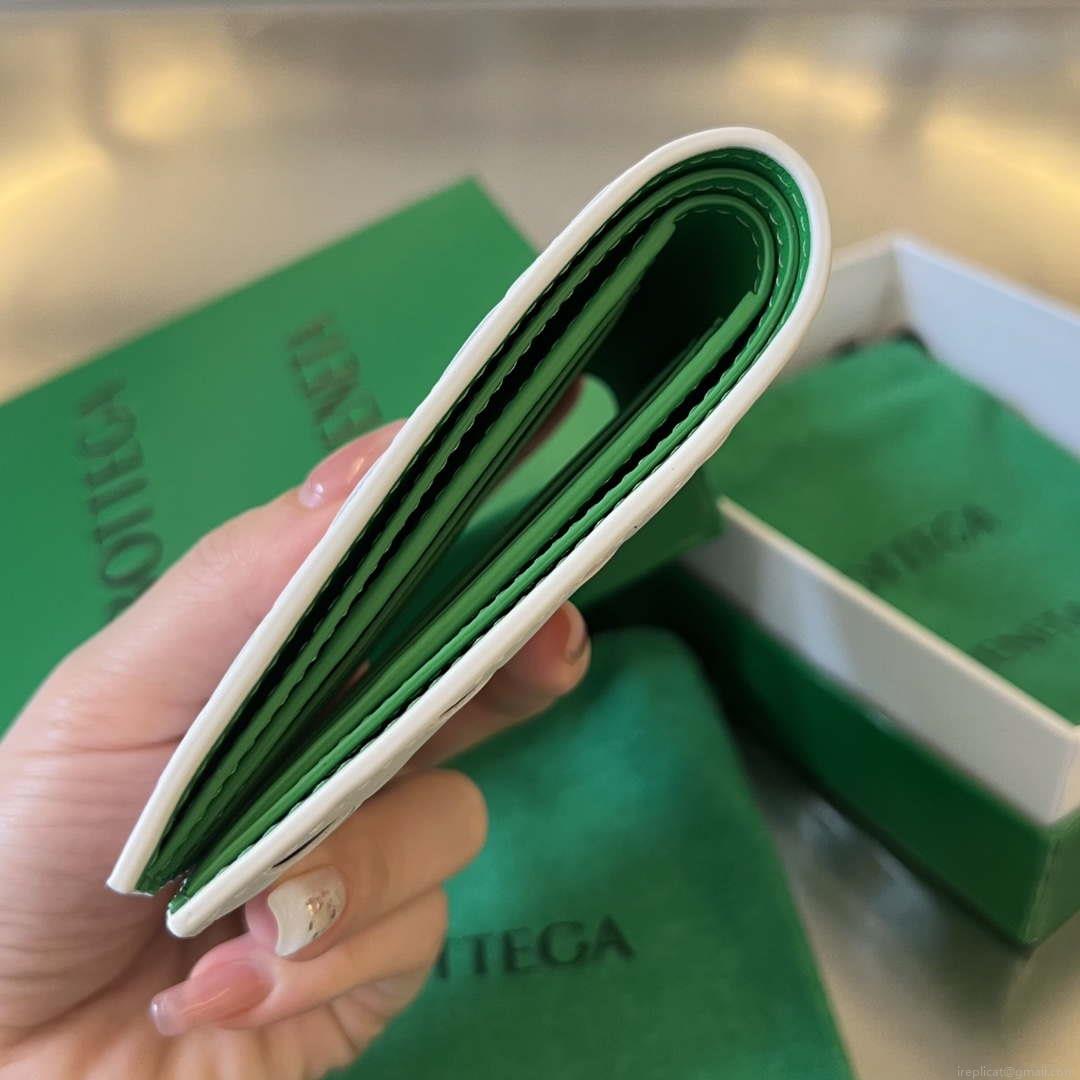 Bottega Veneta BV 743211 Intrecciato Bi-Fold Wallet BV70062