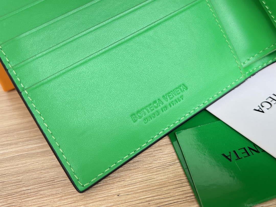Bottega Veneta BV 743211 Intrecciato Bi-Fold Wallet BV70067