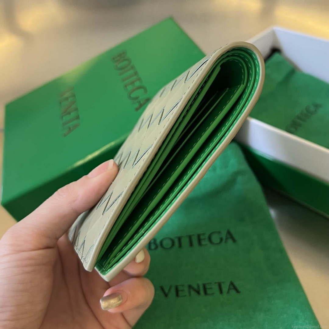 Bottega Veneta BV 743211 Intrecciato Bi-Fold Wallet BV70069