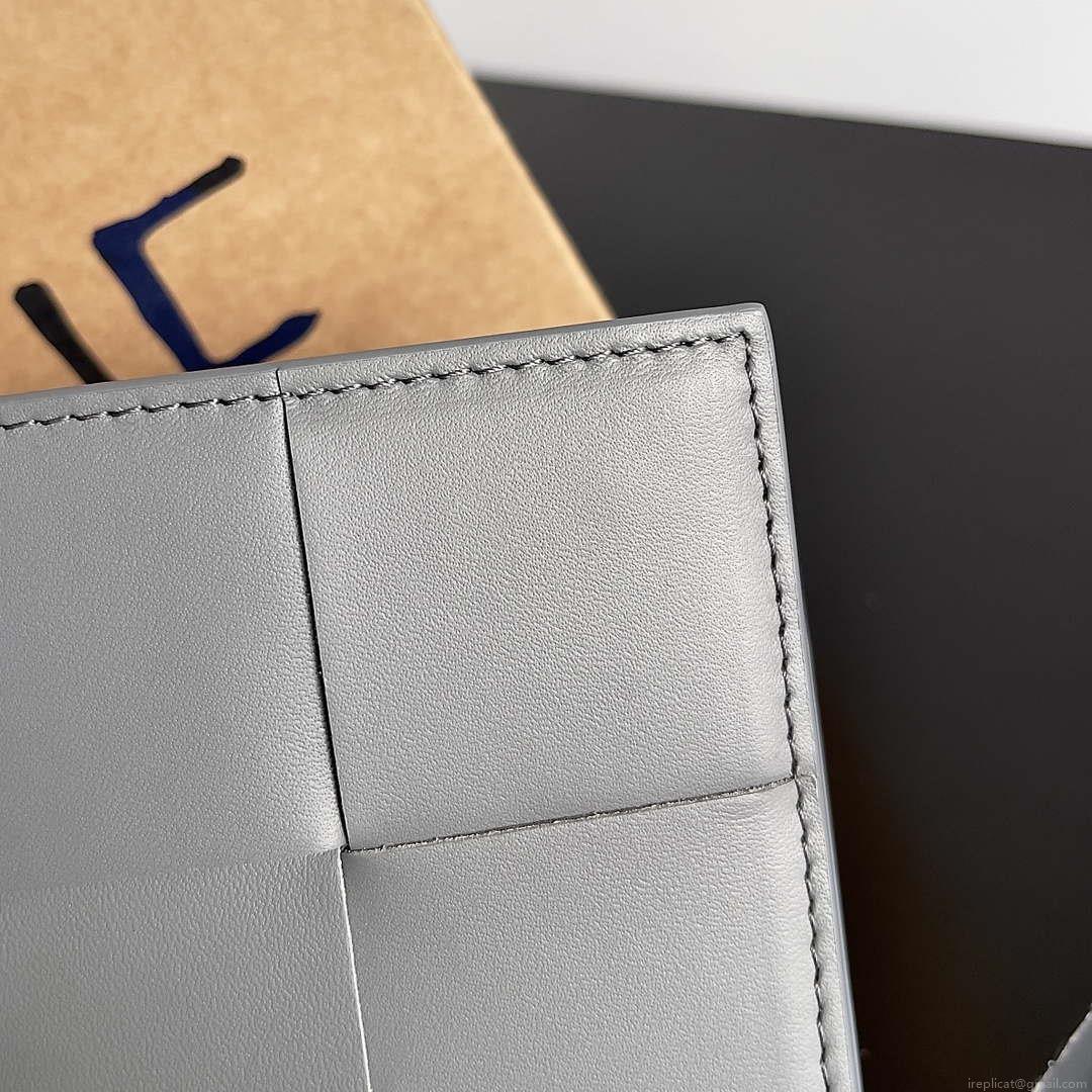 Bottega Veneta BV 740261 Bi-Fold Wallet With Coin Purse BV70080