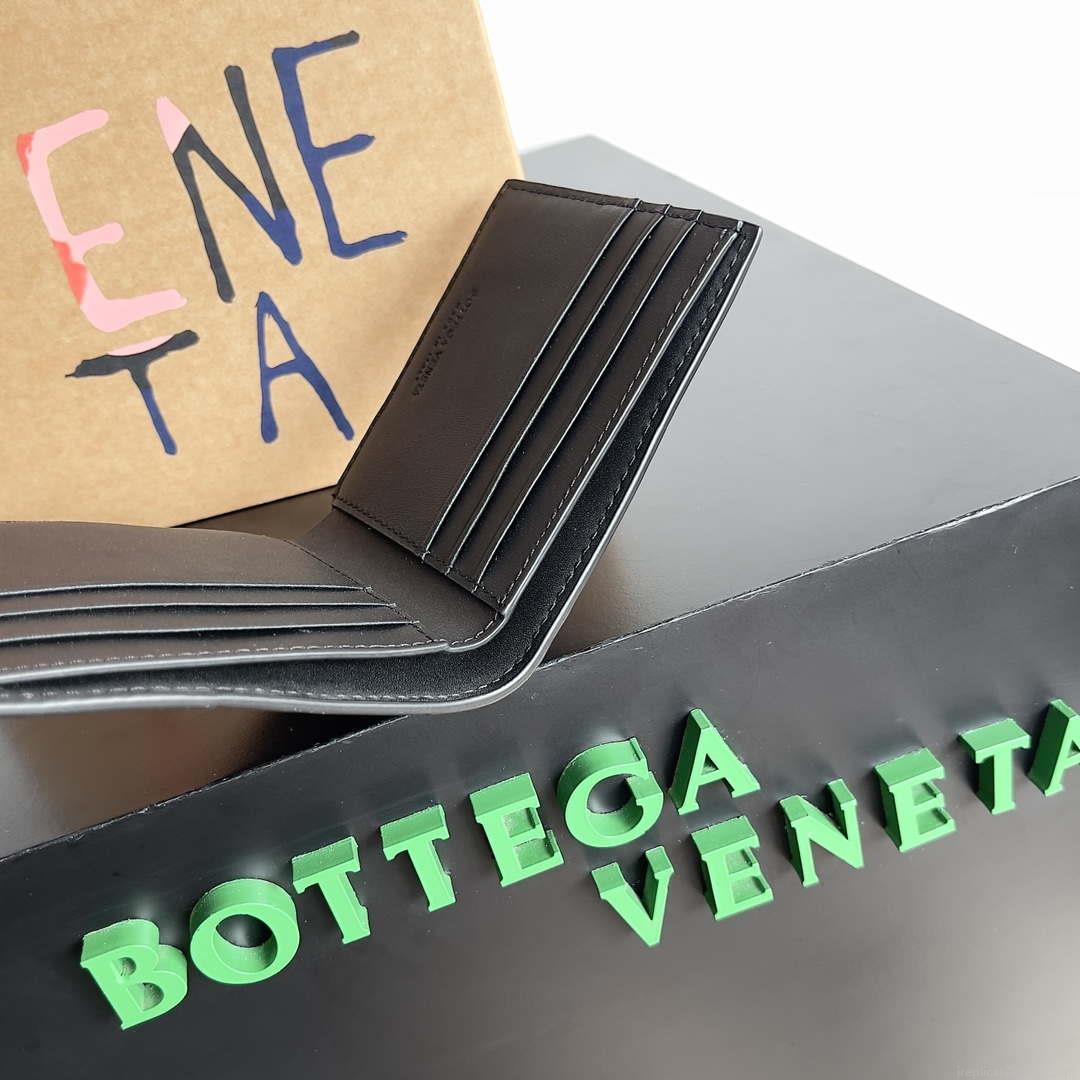 Bottega Veneta BV 740261 Bi-Fold Wallet With Coin Purse BV70081