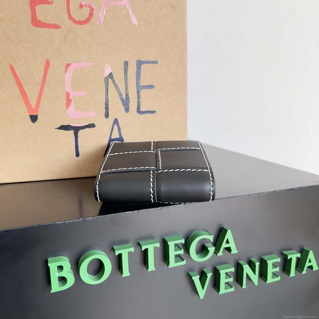 Bottega Veneta BV 740261 Bi-Fold Wallet With Coin Purse BV70082