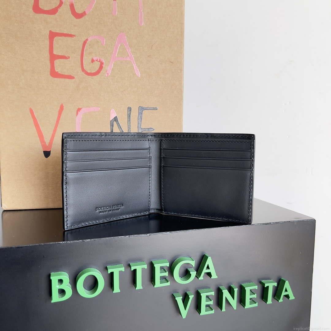 Bottega Veneta BV 740261 Bi-Fold Wallet With Coin Purse BV70082