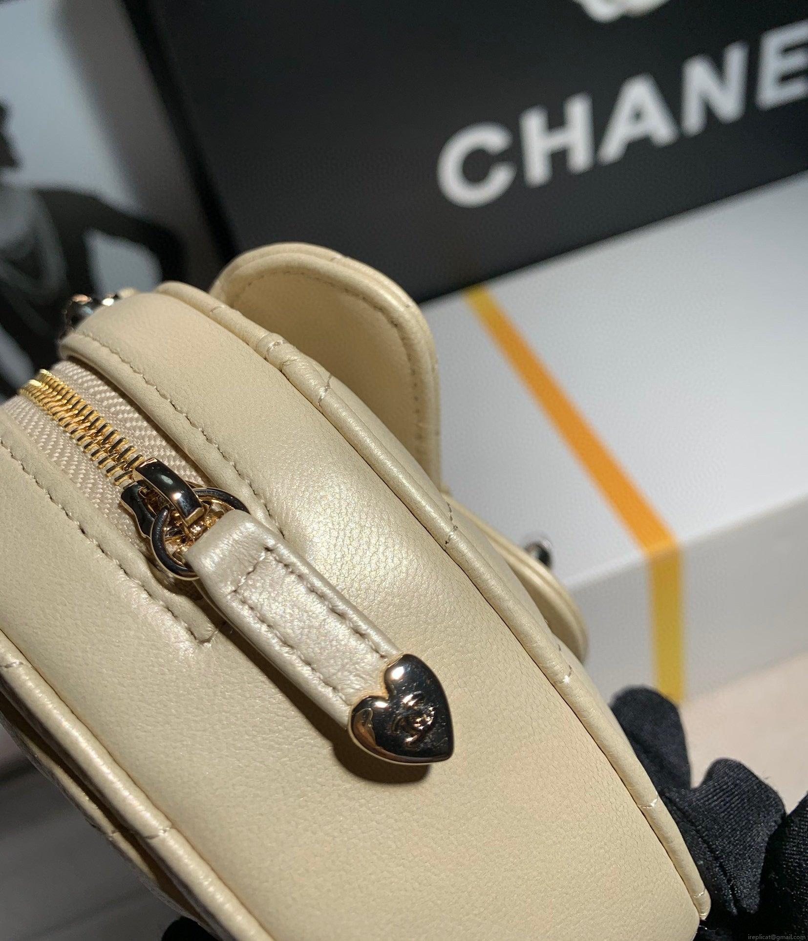 Chanel AP2784 Heart Clutch with Chain Lambskin Gold-Tone Metal Gold