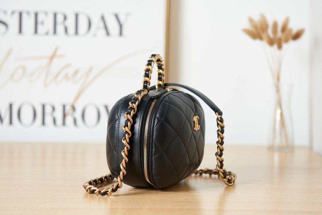 Chanel Small Vanity Case Lambskin gold-tone metal AS3066 Black