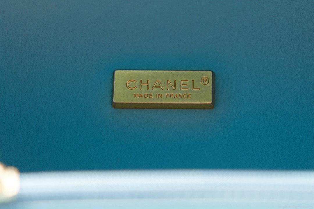 Chanel Small Vanity Case Lambskin gold-tone metal AS3066 Blue